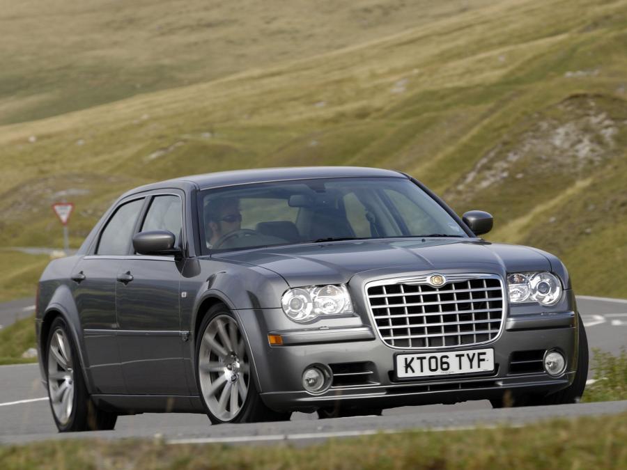  Chrysler 300C SRT8 2004 года  (UK) (фото 5 из 14)